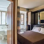Tritone 3* Róma