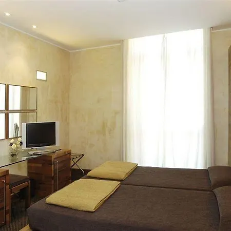 Tritone Hotel