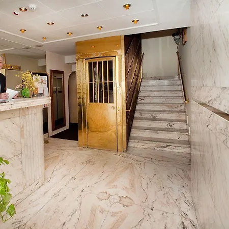 Tritone Hotel