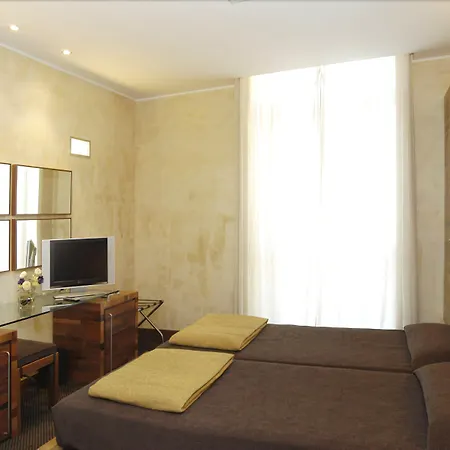 Tritone Hotel