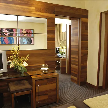 Tritone Hotel Rome