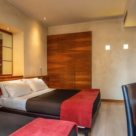 Tritone Hotel 3*