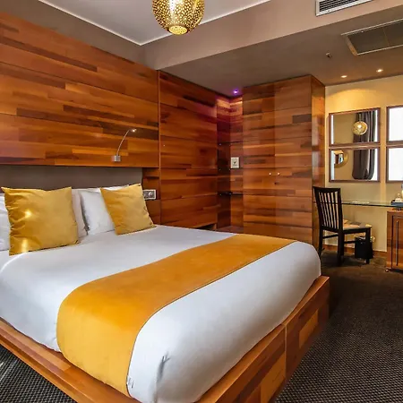 Tritone Hotel