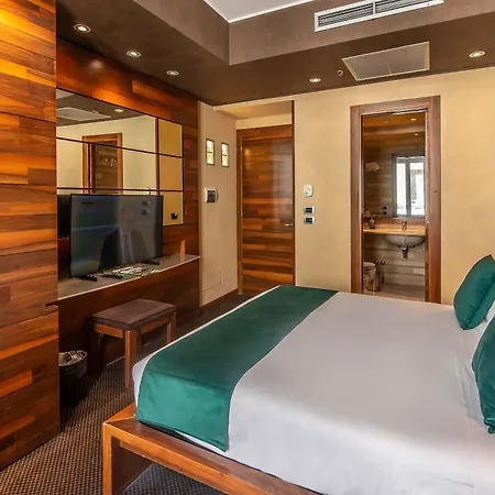 Tritone Hotel Rome