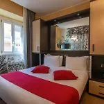 Tritone Hotell