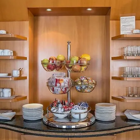 Hotel Tritone