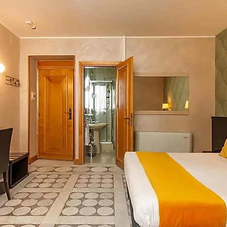 Tritone 호텔 3*
