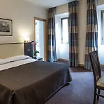 Tritone Szálloda 3*