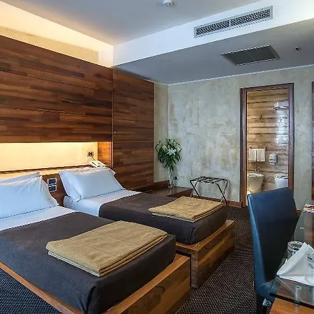 Tritone Hotel