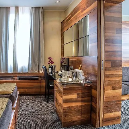 Tritone 3* Roma