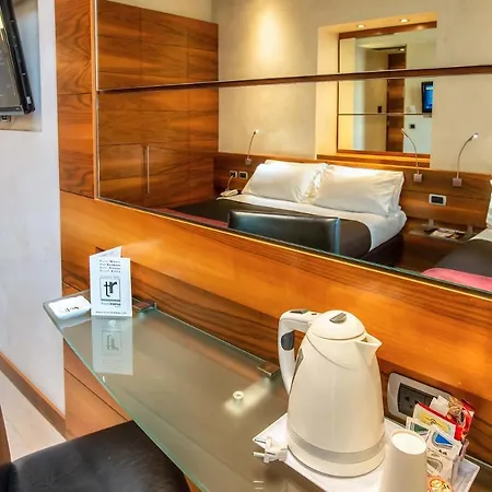 Hotell Tritone 3*